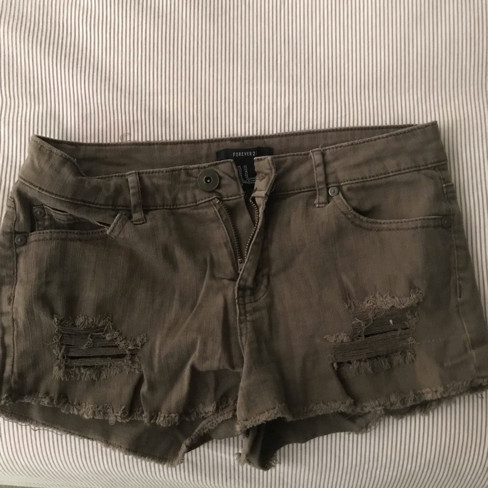 Forever 21 army green shorts